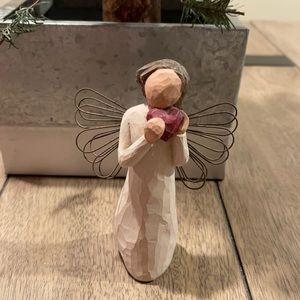 Willow Tree Angel.  Angel of the Heart.